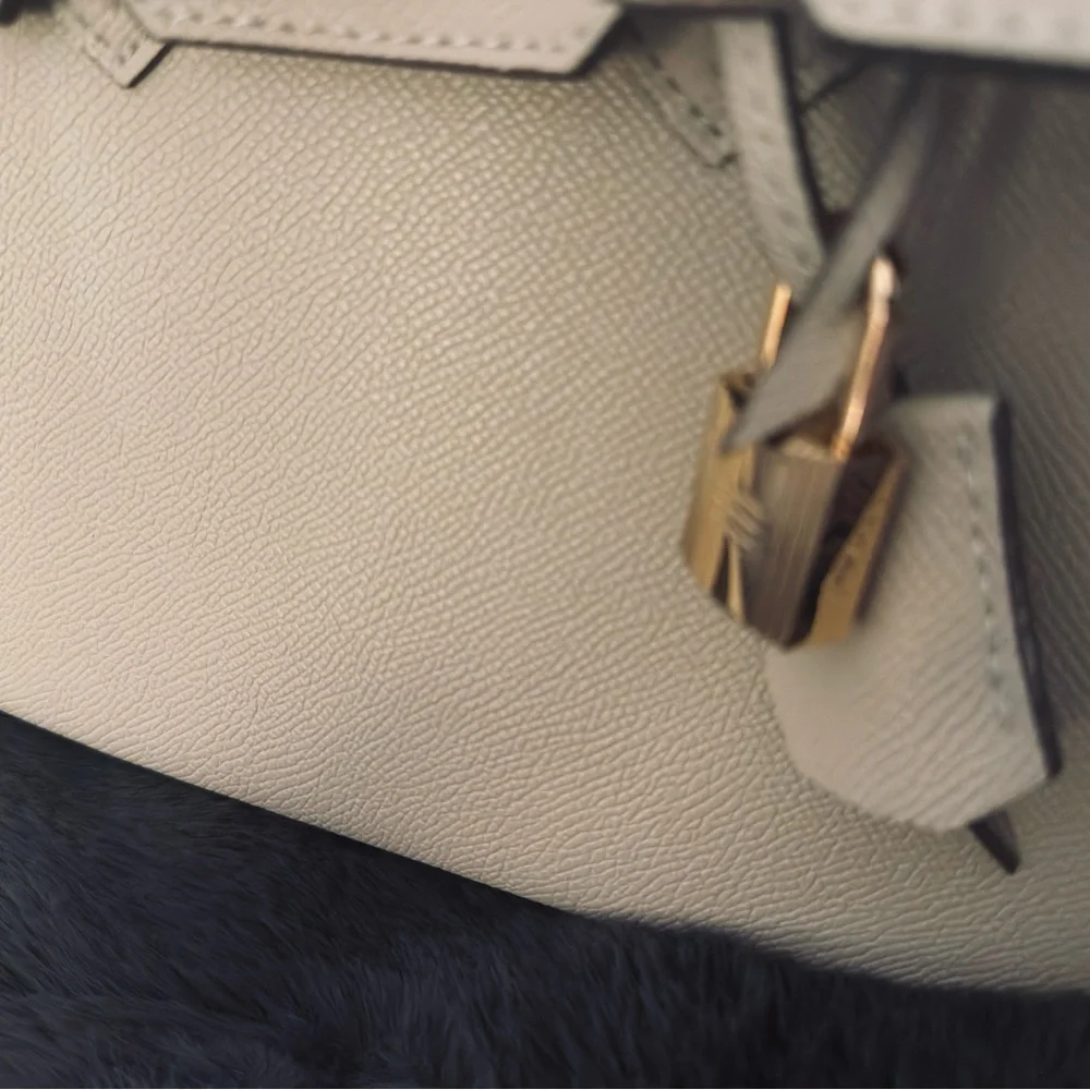 POST CHRISTMAS PRICE CUT! Brand new KELLY STYLED HERMES BAG IN Elegant CREAM - Picture 5 of 11